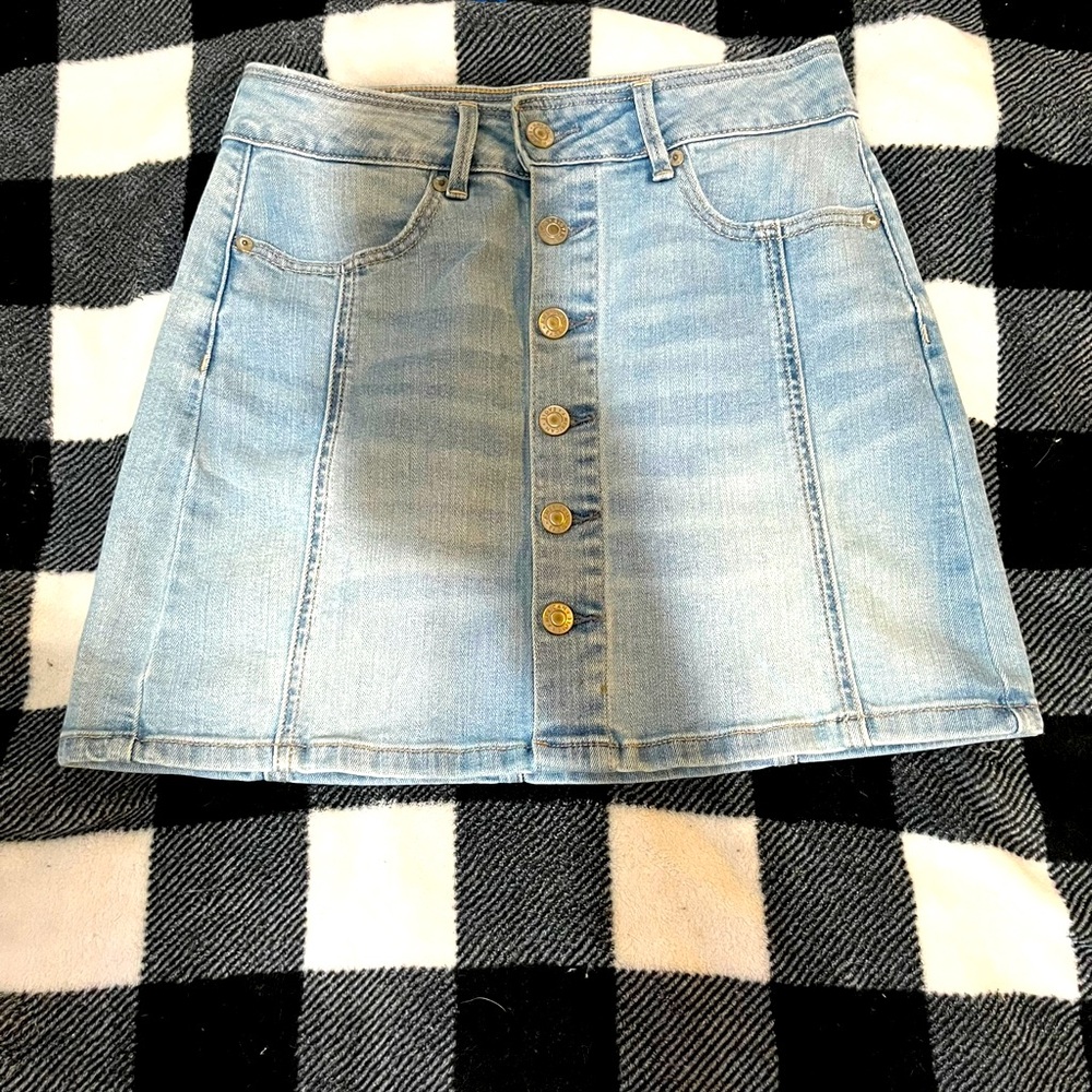 Suuuper cute and stretchy high rise skirt